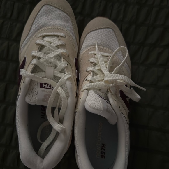 New Balance Off-White and Maroon Sneakers - Picture 4 of 4